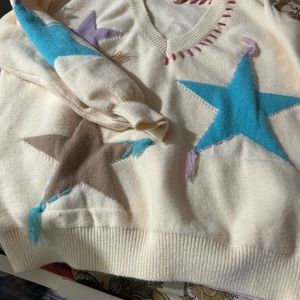 POL Cream and Blue V-Neck Sweater with Star Patterns